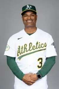 Eric Martins headshot